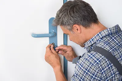 	Riviera Beach Locksmith Store Riviera Beach, FL 561-273-8377